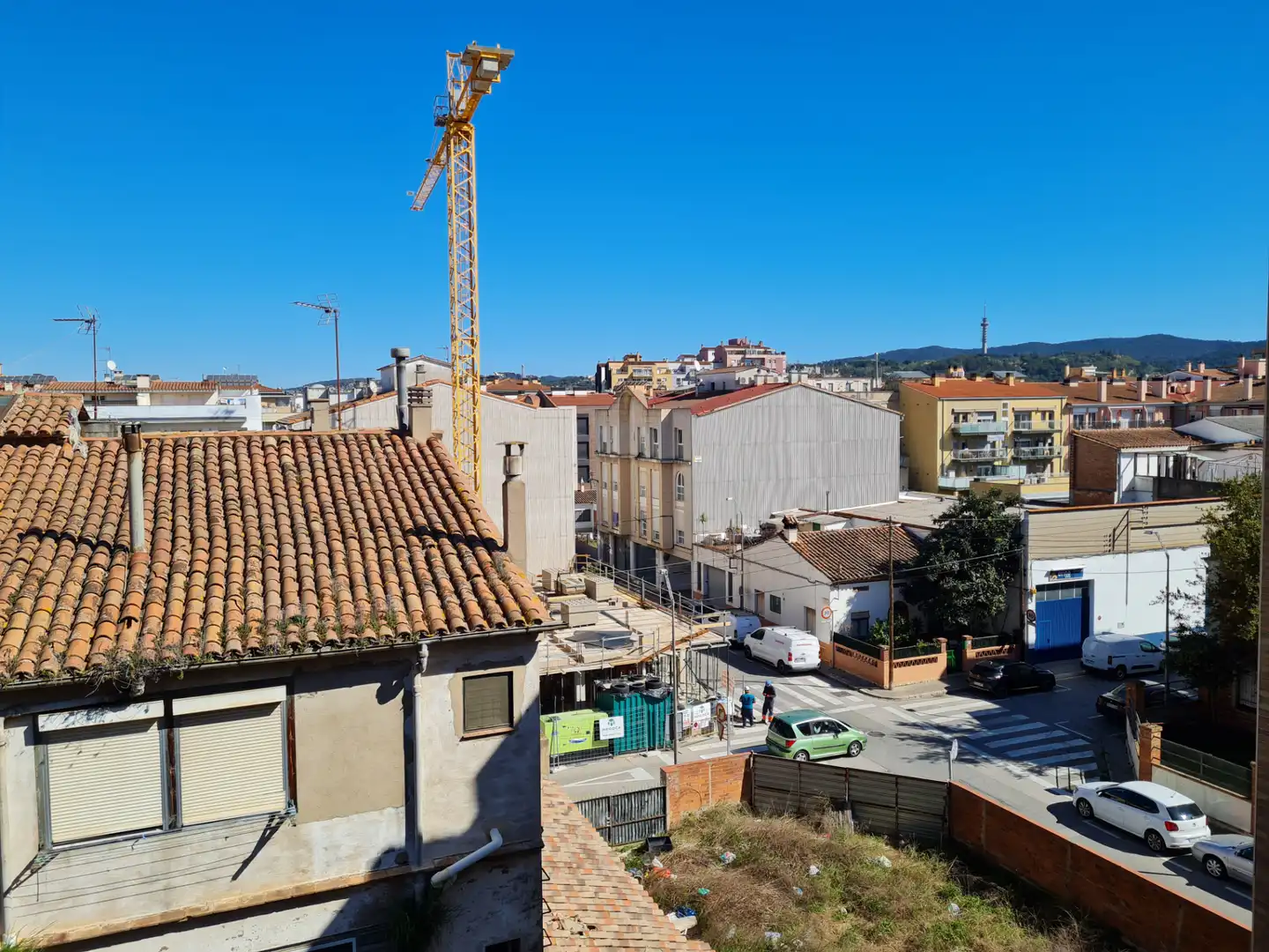 Exterior view of Attic for rent in Girona  with Air Conditioner, Heating and Parquet flooring