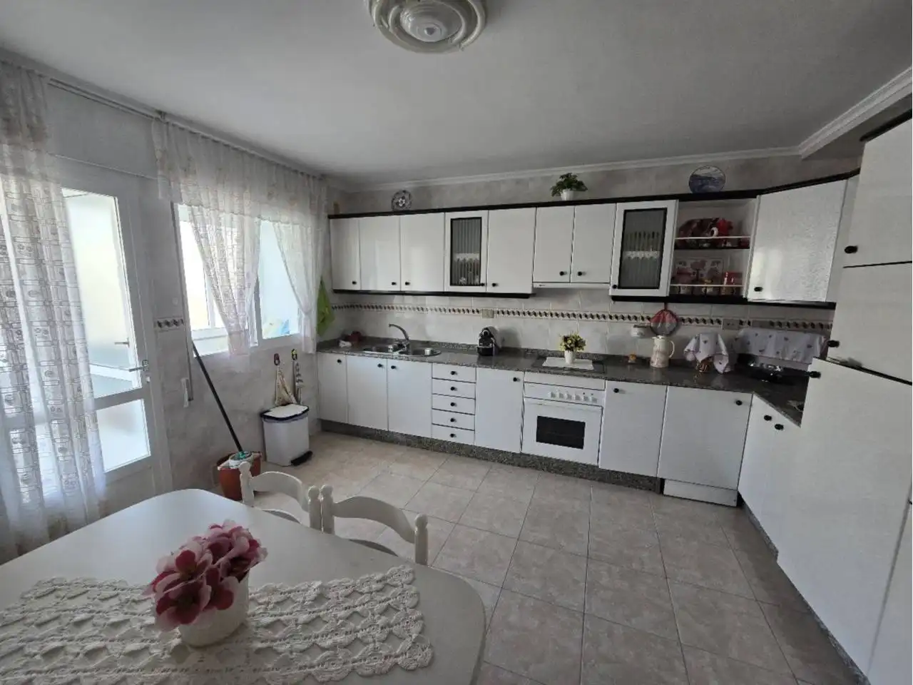 Küche von Wohnung zum Verkauf in Baleira mit Heizung, Terrasse und Möbliert