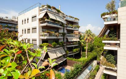 Vista exterior de Pis de lloguer en  Barcelona Capital amb Jardí privat, Terrassa i Traster