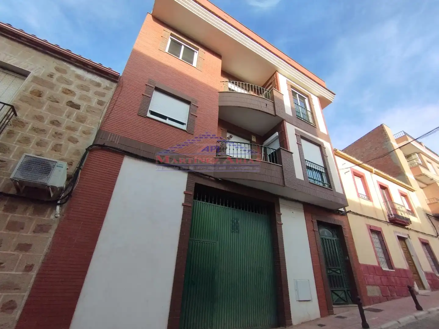 Vista exterior de Piso en venta en Linares con Terraza y Balcón