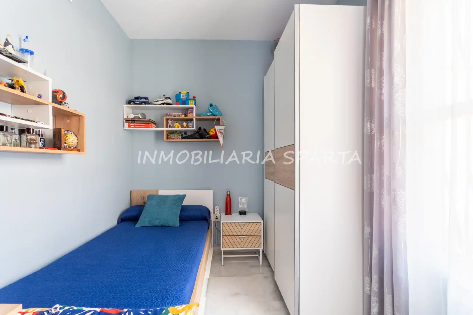 Habitación de Casa adosada en venta en Villanueva del Ariscal con Aire acondicionado, Calefacción y Jardín privado