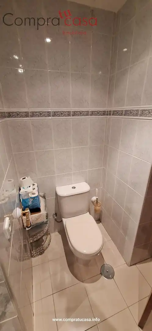 Baño de Piso en venta en Segovia con Calefacción, Parquet y Terraza
