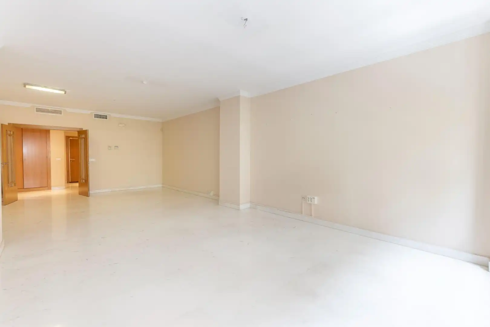 Flat for sale in Granada  with Air Conditioner and Heating
