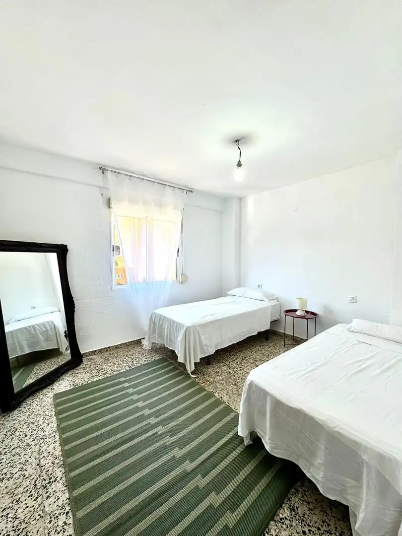Habitación de Piso en venta en Málaga con Terraza y Balcón