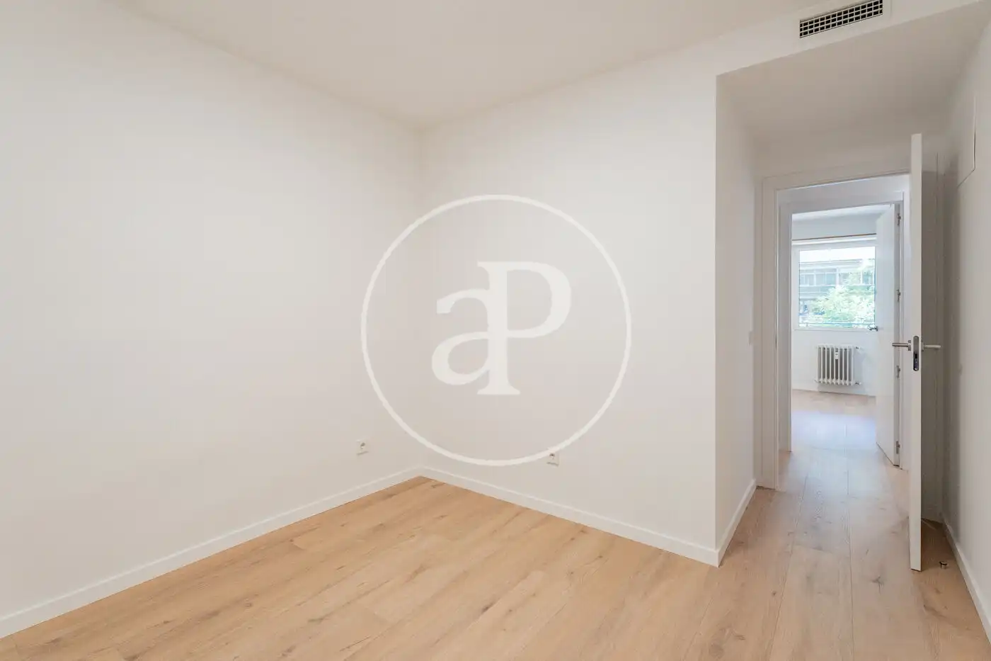 Habitación de Piso en venta en Madrid con Aire acondicionado, Calefacción y Jardín privado