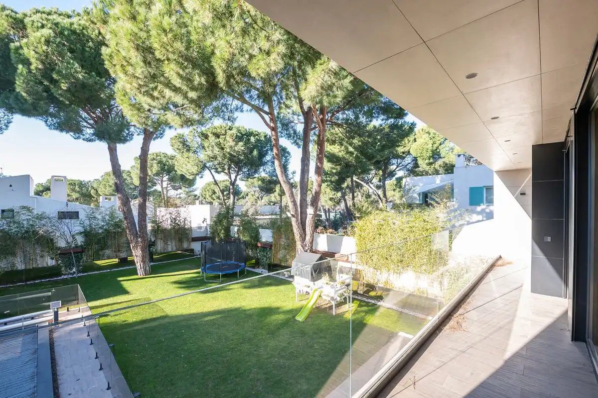 Jardí de Casa o xalet en venda en Pozuelo de Alarcón amb Aire condicionat, Calefacció i Jardí privat
