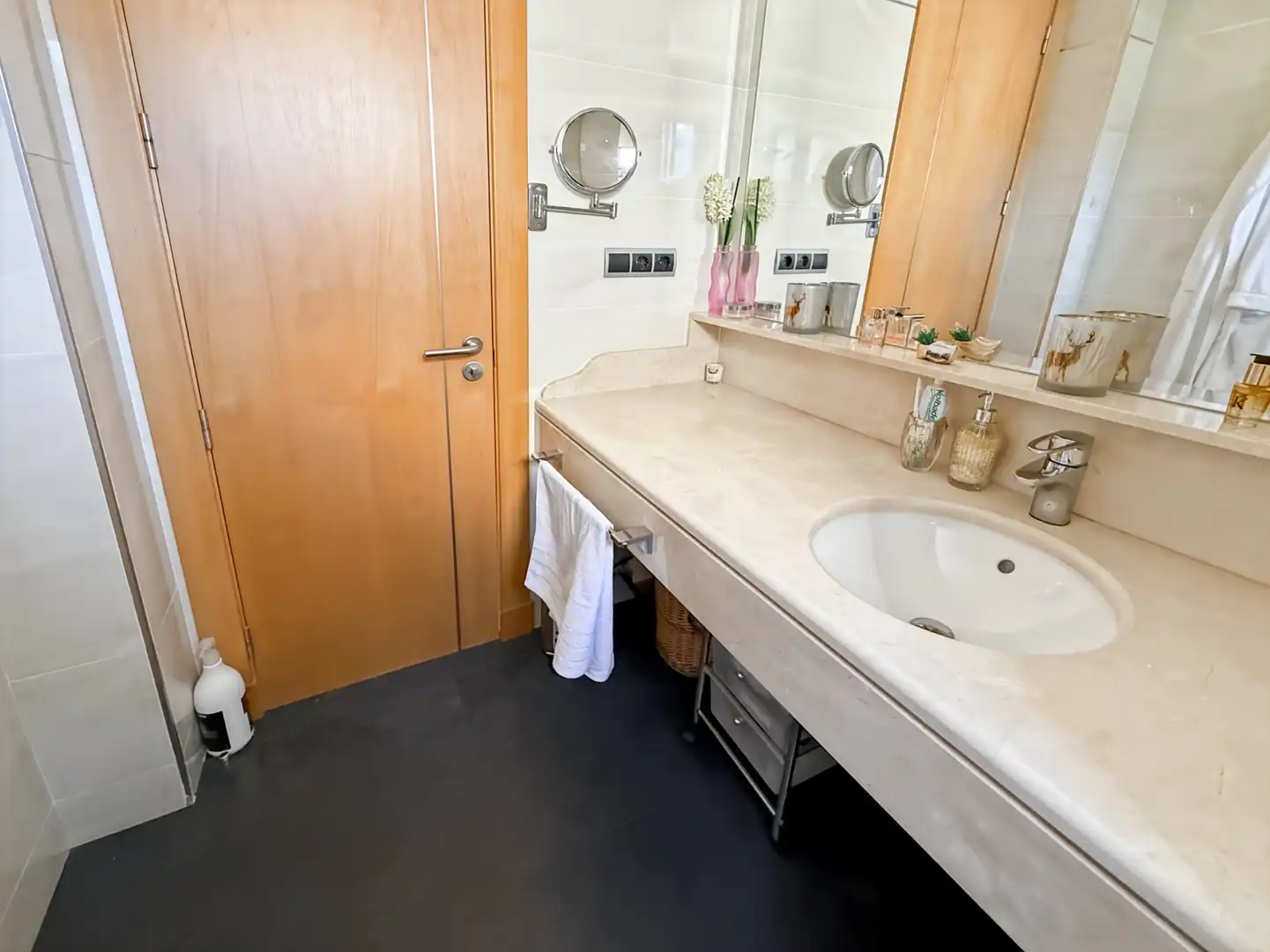 Bathroom of Flat for sale in Benalmádena  with Air Conditioner, Furnished and Oven