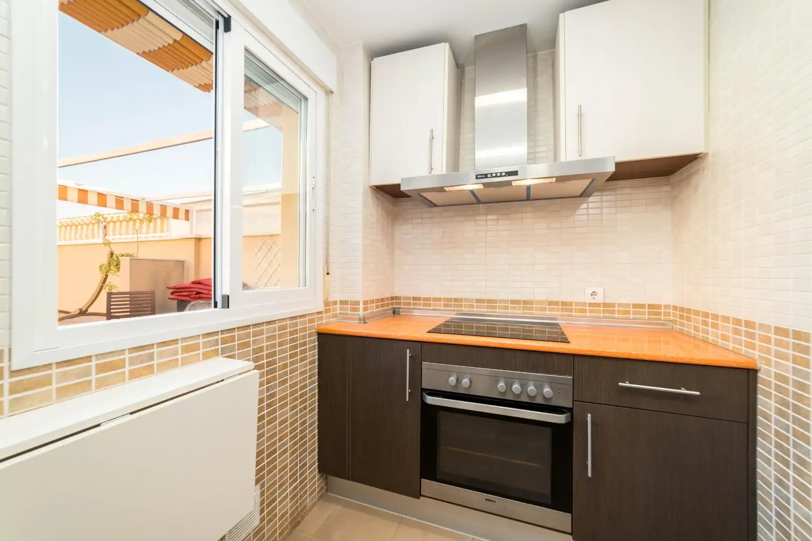 Cuina de Àtic de lloguer en Málaga amb Aire condicionat, Calefacció i Terrassa