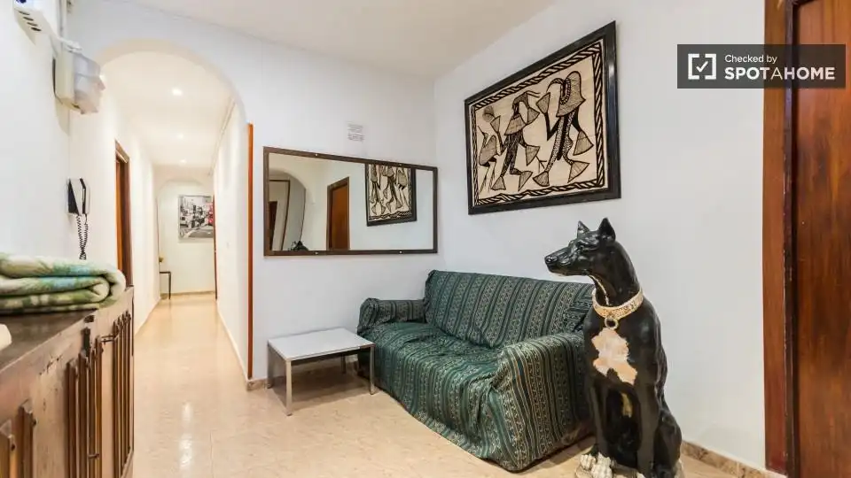 Room in Universidad - Malasaña