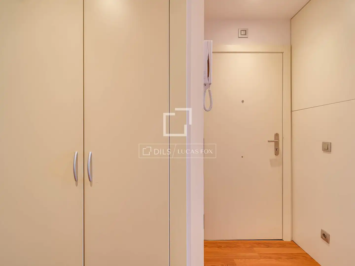 Wohnung zum Verkauf in Barcelona mit Klimaanlage, Heizung und Parkett