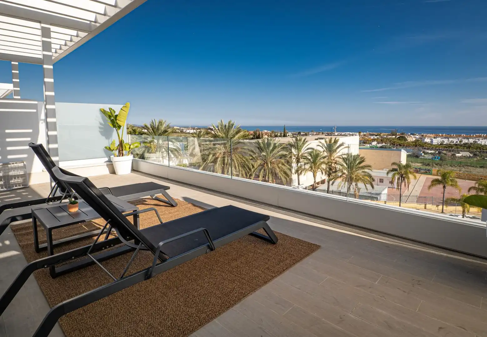 Terraza de Ático de alquiler en Estepona con Aire acondicionado, Terraza y Trastero