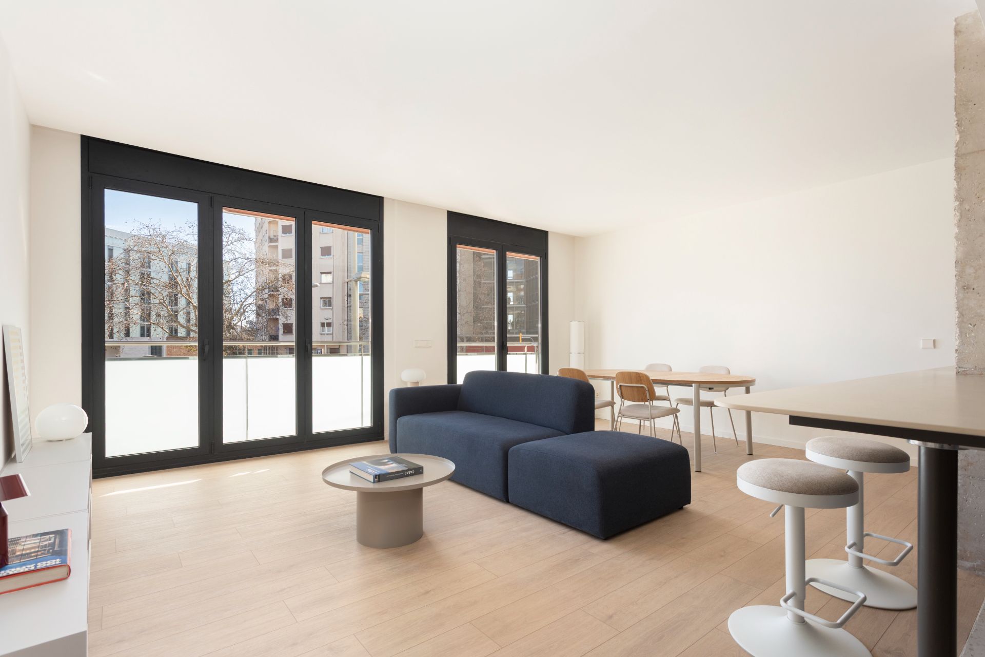Living room of Flat for sale in  Barcelona Capital  with Air Conditioner, Heating and Parquet flooring