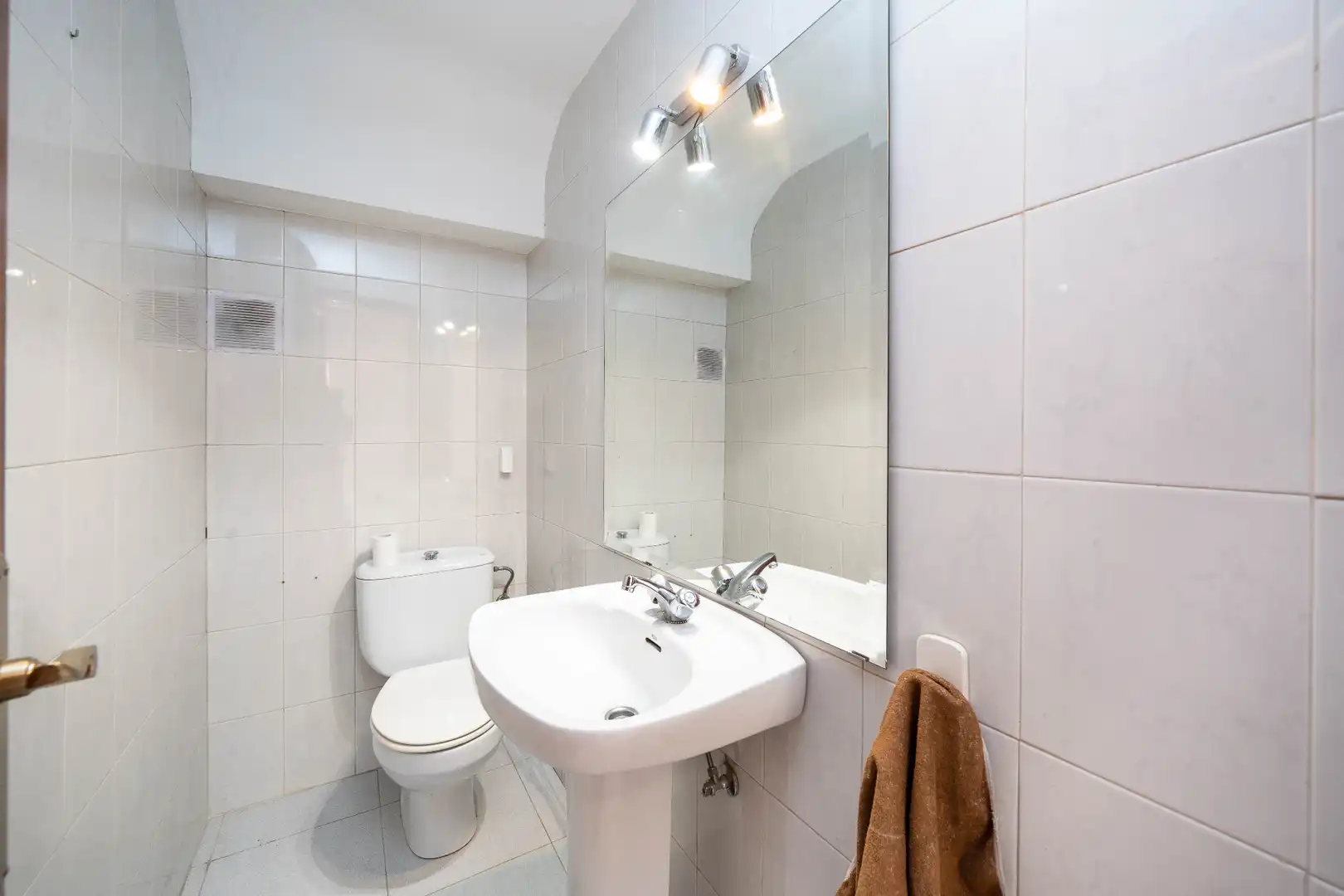 Baño de Casa adosada en venta en Algete con Calefacción, Jardín privado y Terraza