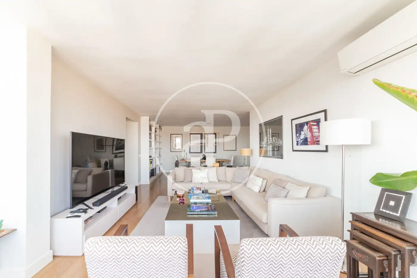 Sala de estar de Ático en venta en Madrid con Aire acondicionado, Calefacción y Jardín privado