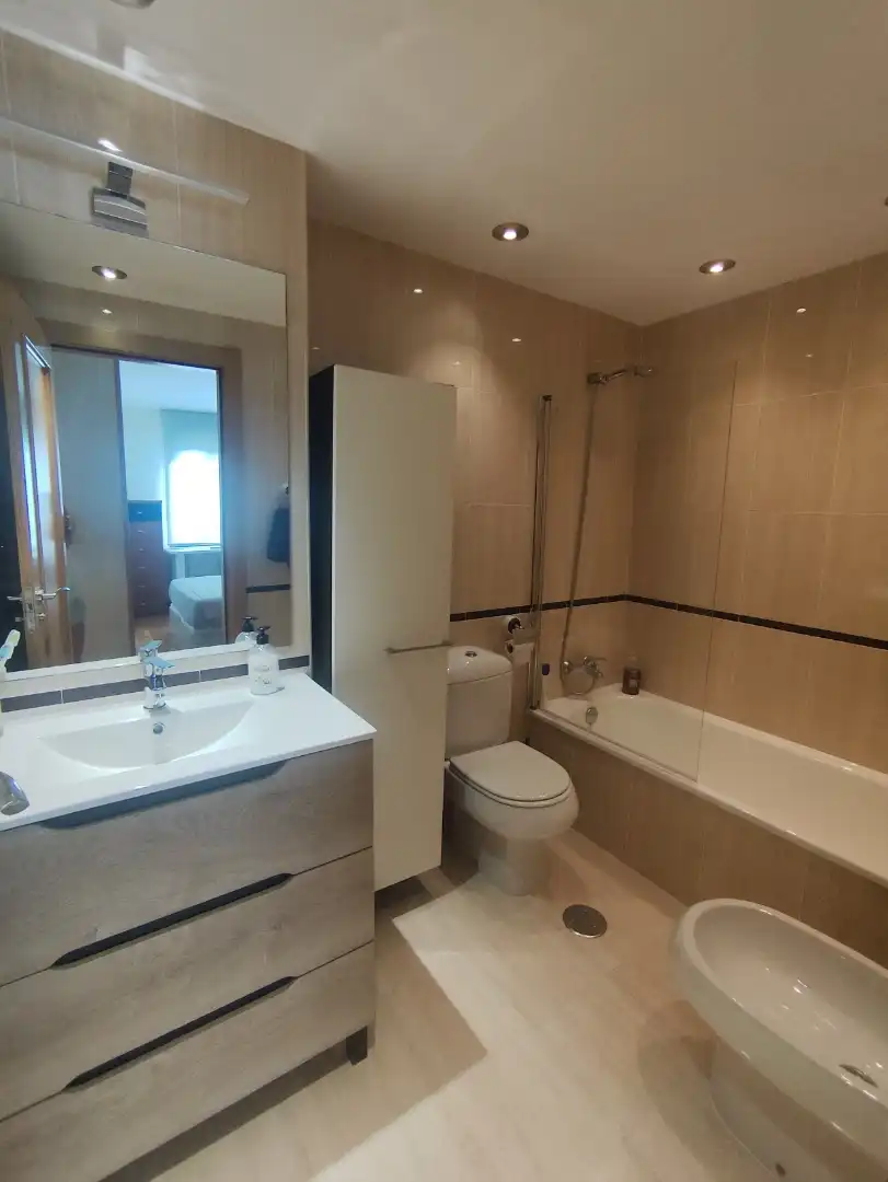 Bathroom of Flat for sale in Oviedo 