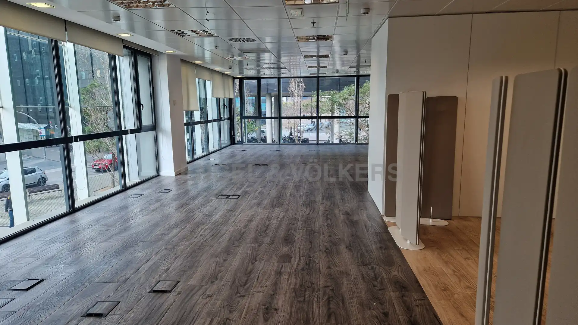 Oficina de lloguer en L'Hospitalet de Llobregat amb Aire condicionat