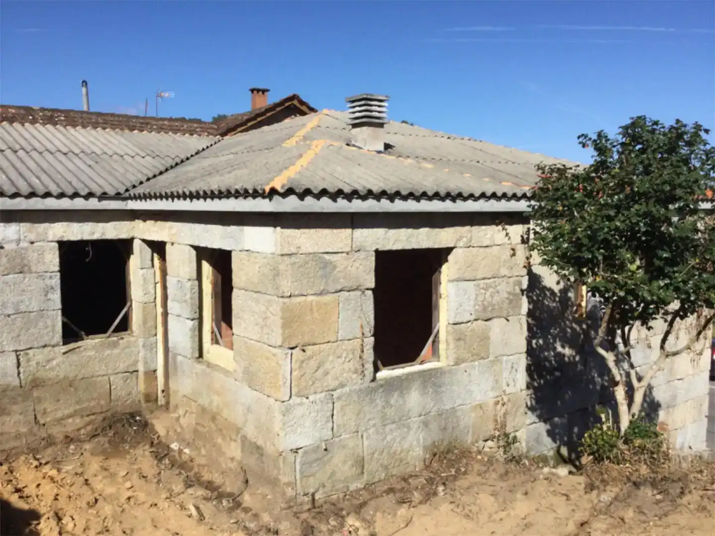 Vista exterior de Finca rústica en venda en Castrelo de Miño amb Traster
