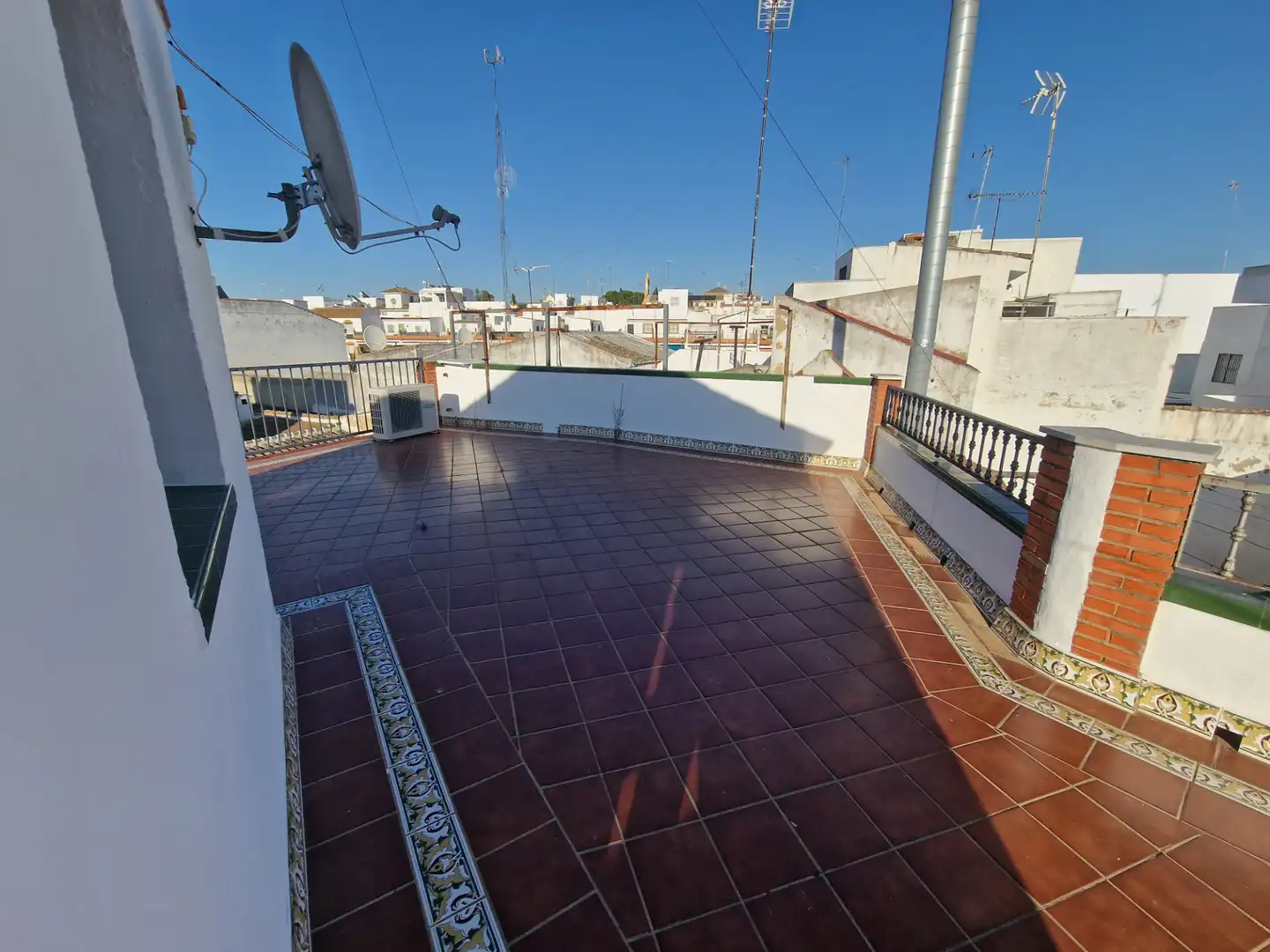 Terrassa de Pis en venda en Sanlúcar la Mayor amb Aire condicionat, Calefacció i Terrassa