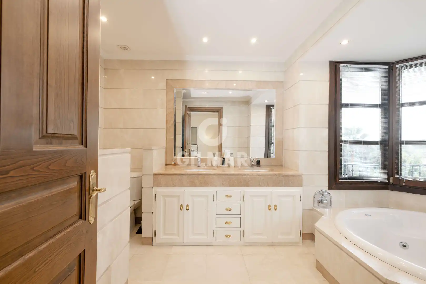 Baño de Casa o chalet en venta en Benahavís con Calefacción, Jardín privado y Piscina