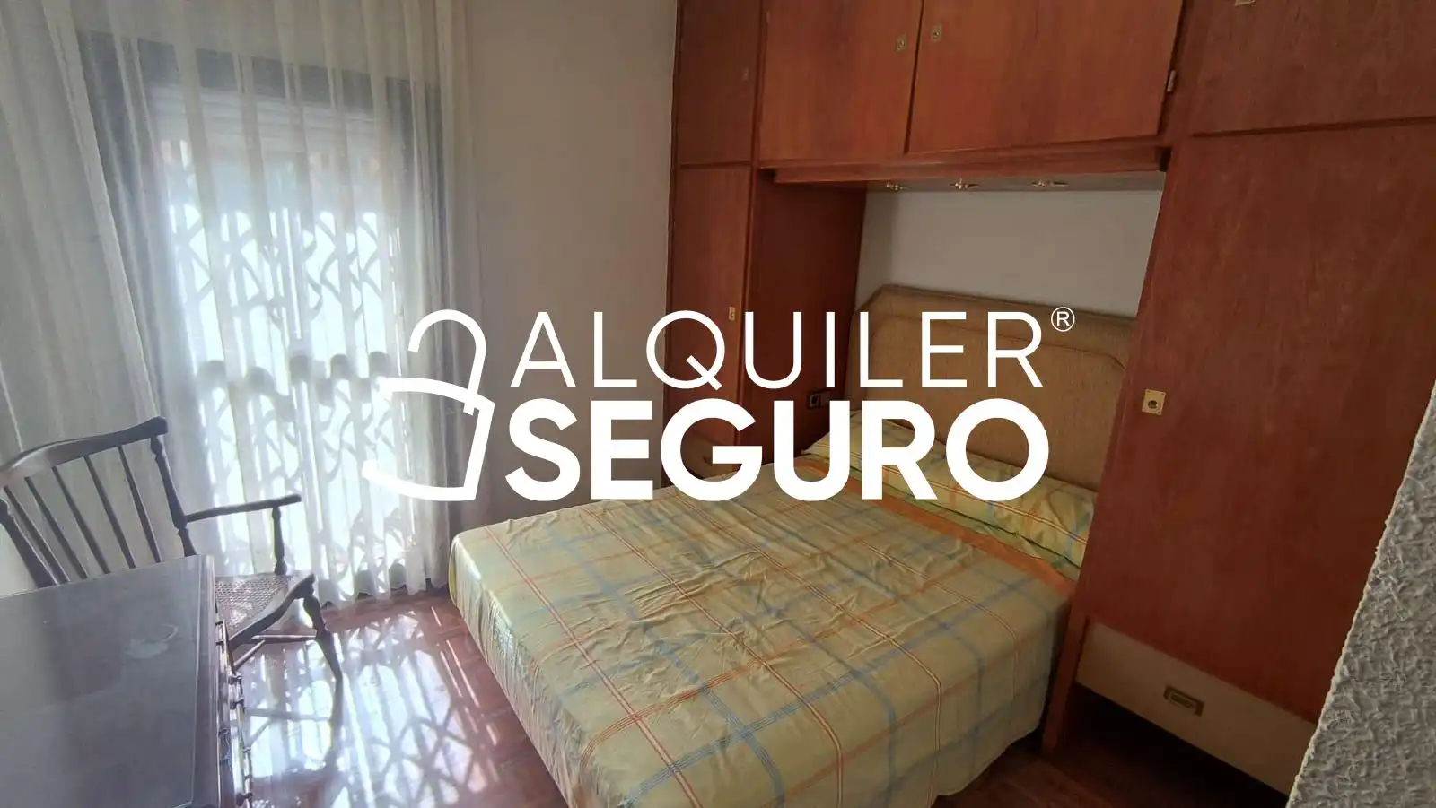 Bedroom of Flat for rent in Sevilla  with Air Conditioner and Furnished