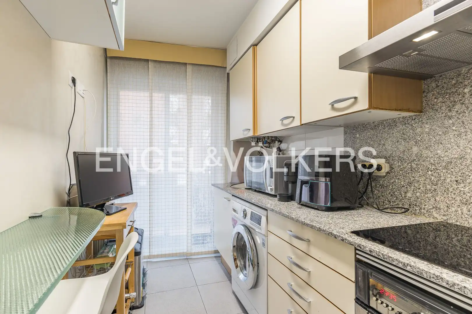 Kitchen of Flat for sale in Sabadell  with Air Conditioner, Heating and Parquet flooring