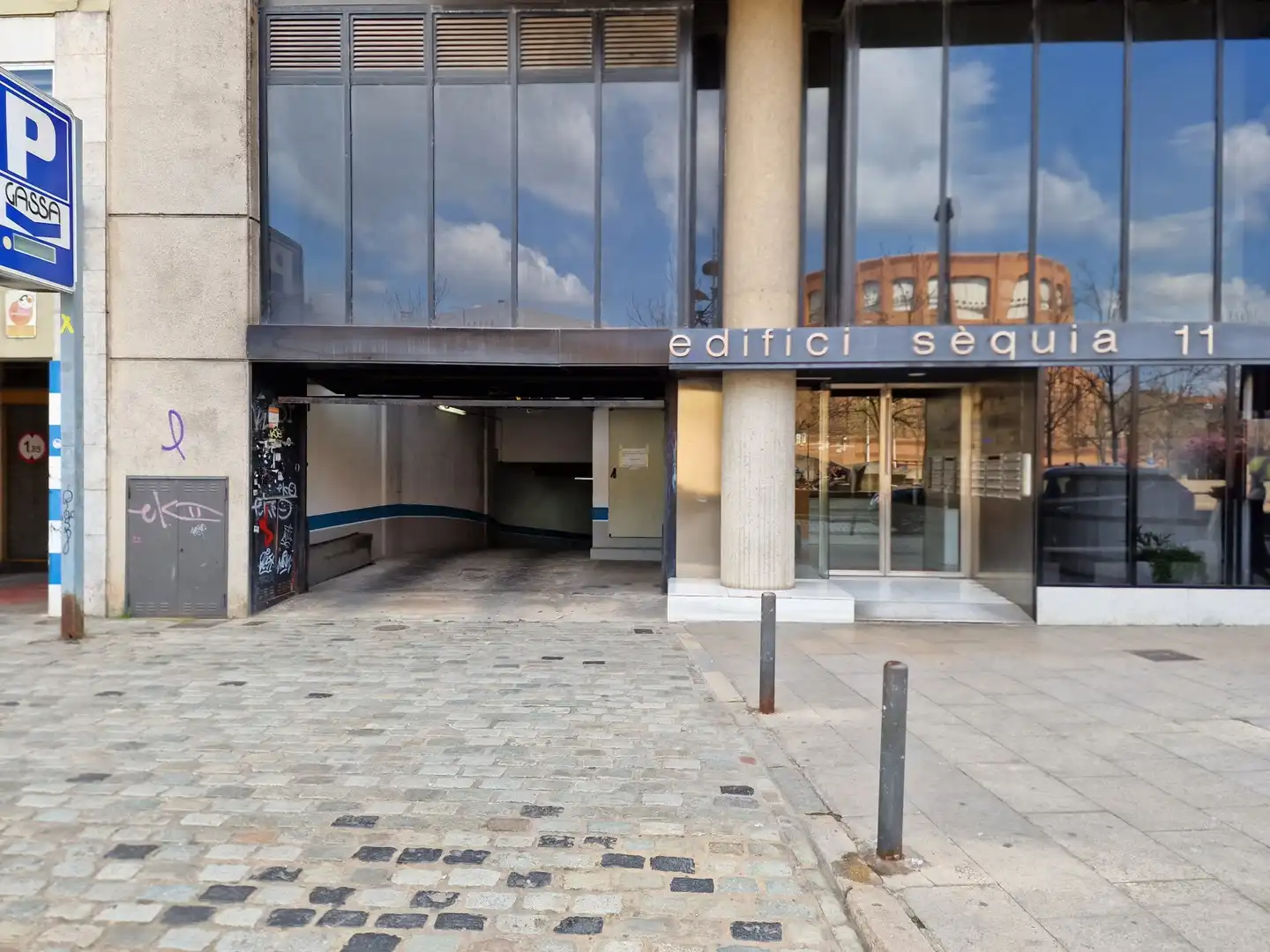 Exterior view of Garage for sale in Girona