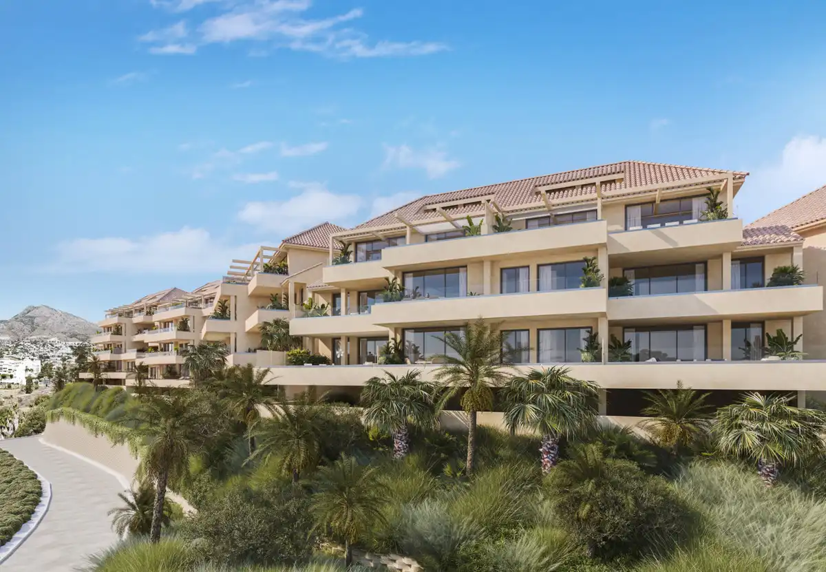 Vista exterior de Apartament en venda en Benalmádena amb Aire condicionat, Jardí privat i Terrassa
