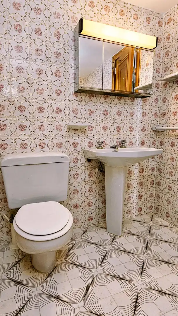 Bathroom of Flat for sale in Gandia  with Storage room and Balcony