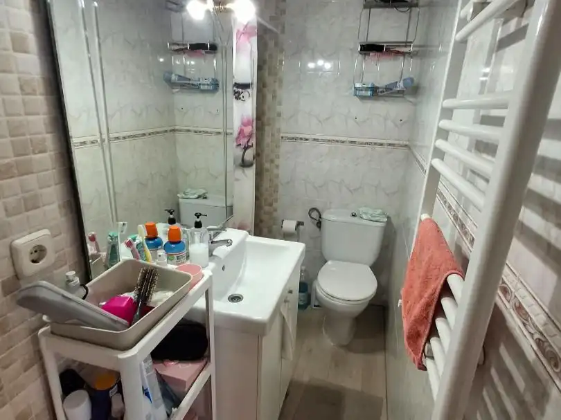 Baño de Piso de alquiler en Getafe con Calefacción, Jardín privado y Parquet
