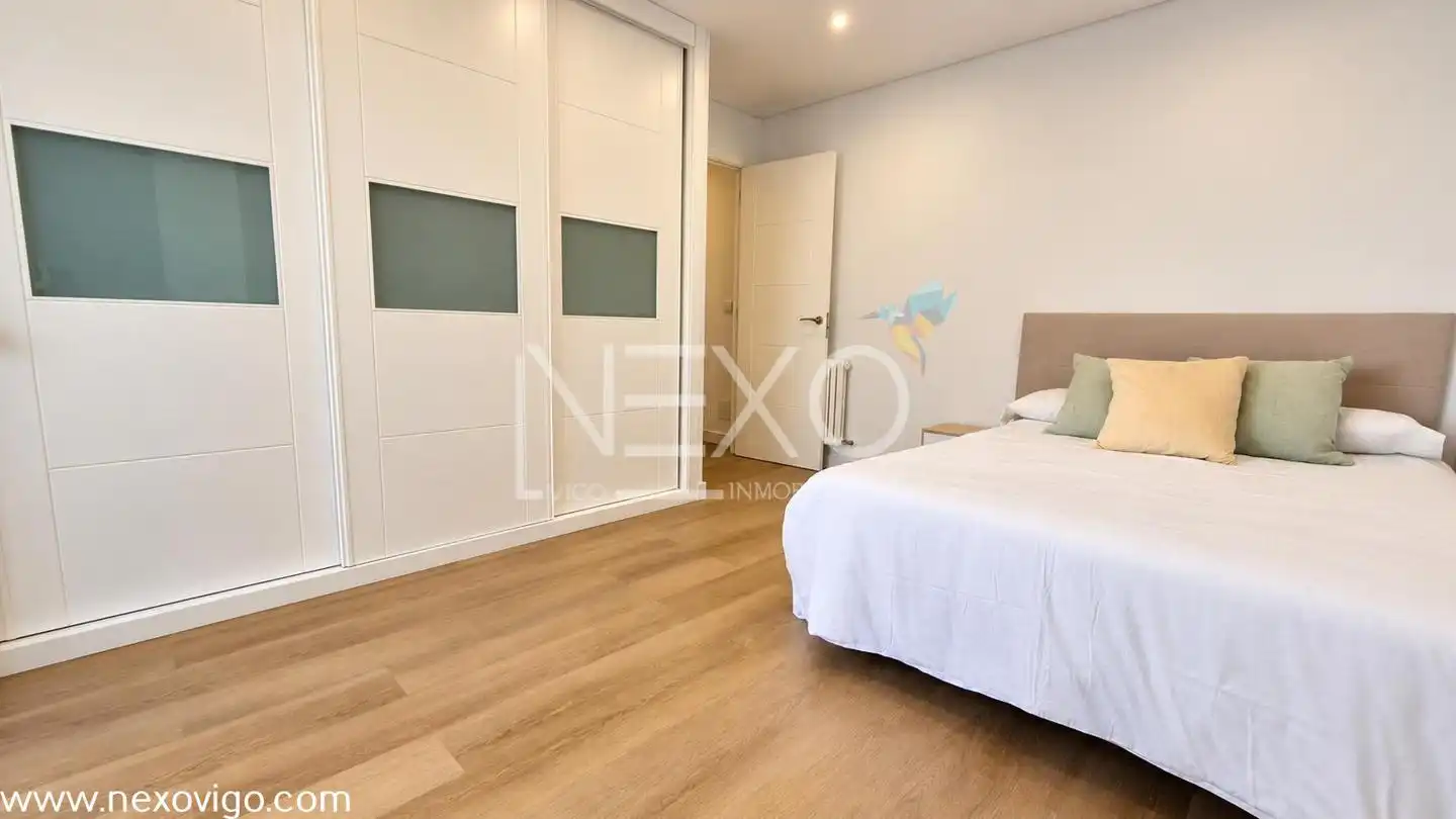 Habitación de Piso en venta en Vigo  con Calefacción, Trastero y Amueblado