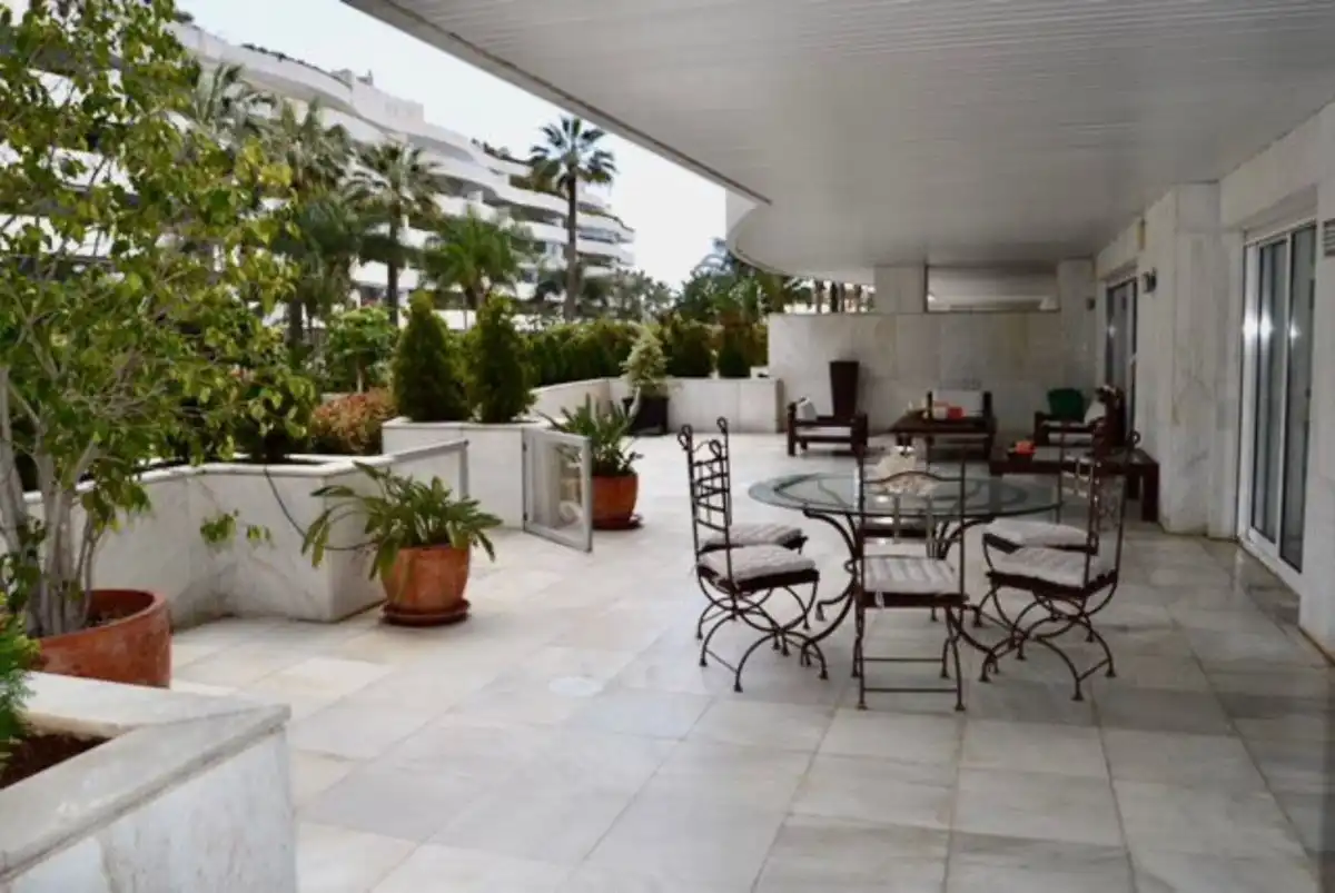 Ground floor for sale in Playa Bajadilla - Puertos