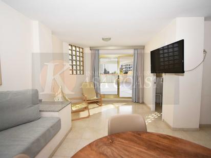 Living room of Flat for sale in Fuengirola  with Air Conditioner, Terrace and Furnished