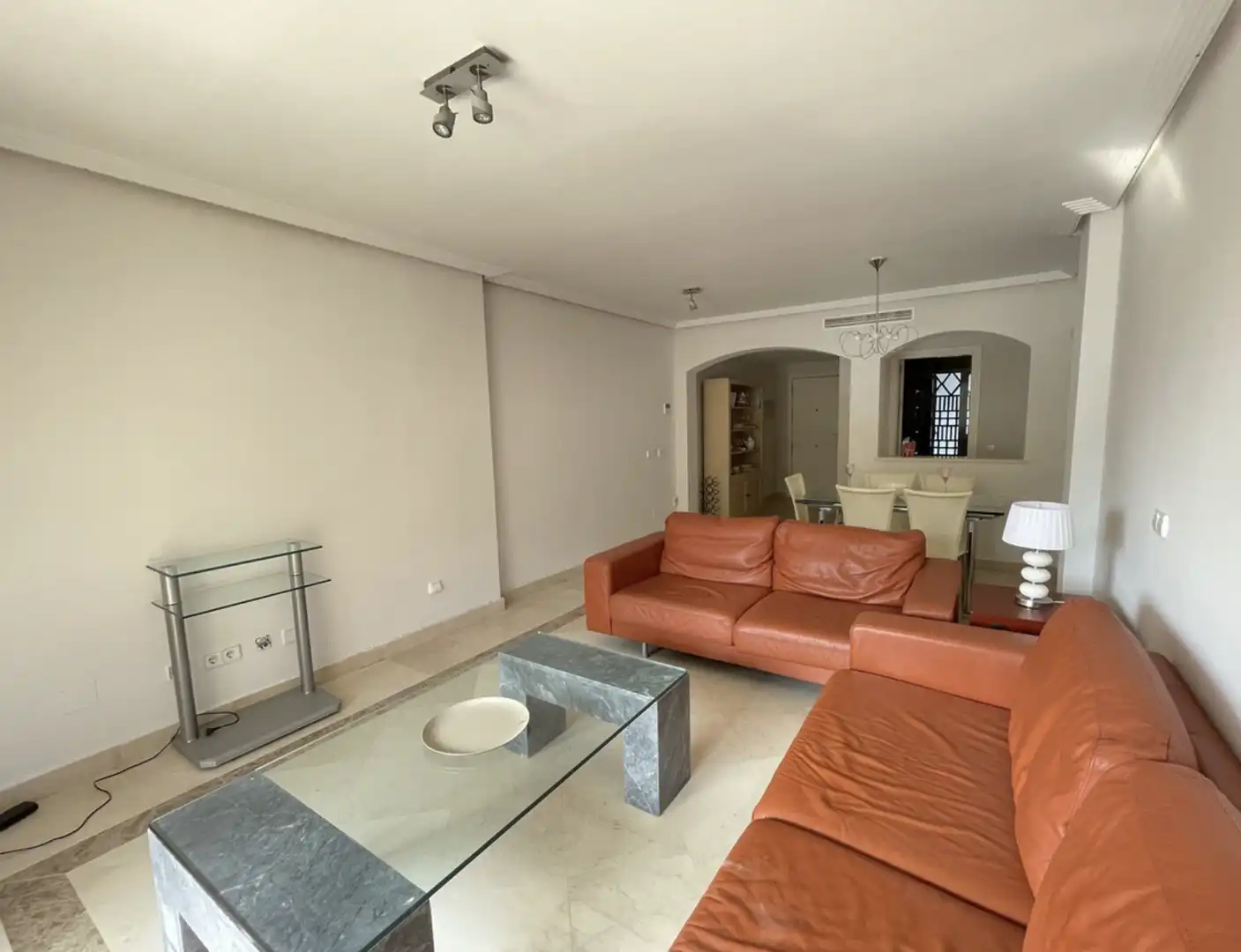 Sala de estar de Apartamento en venta en Benahavís con Aire acondicionado, Calefacción y Terraza