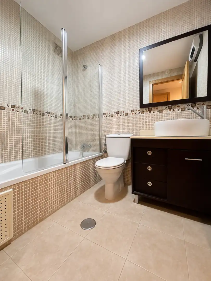 Baño de Piso en venta en Paterna con Aire acondicionado, Calefacción y Piscina