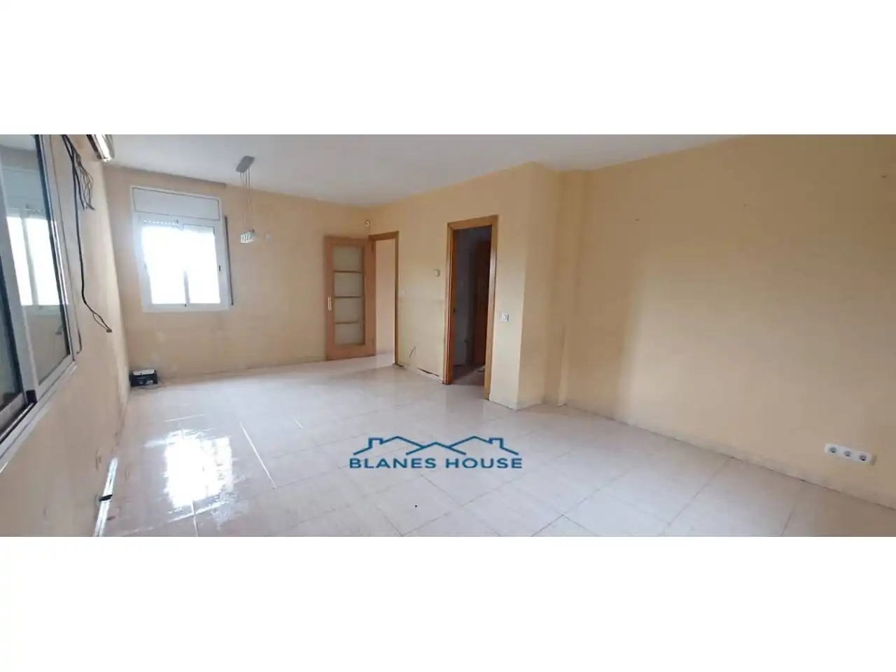 Chalet con jardín en venta en Calle RIU TORDERA 0, imagen 2