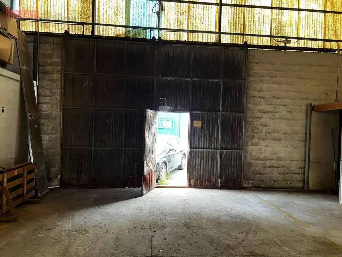 Nave industrial en venta en Cambre 