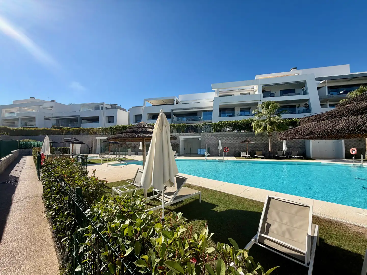 Vista exterior de Planta baja de alquiler en Selwo