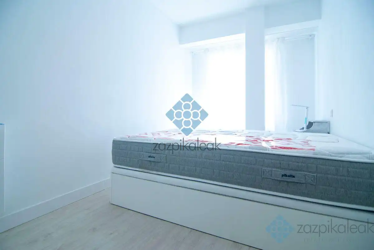 Bedroom of Flat for sale in Ibaiondo