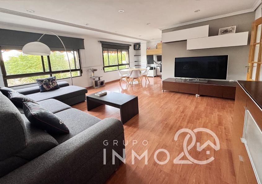 Living room of Flat for sale in Paiporta  with Air Conditioner, Heating and Parquet flooring