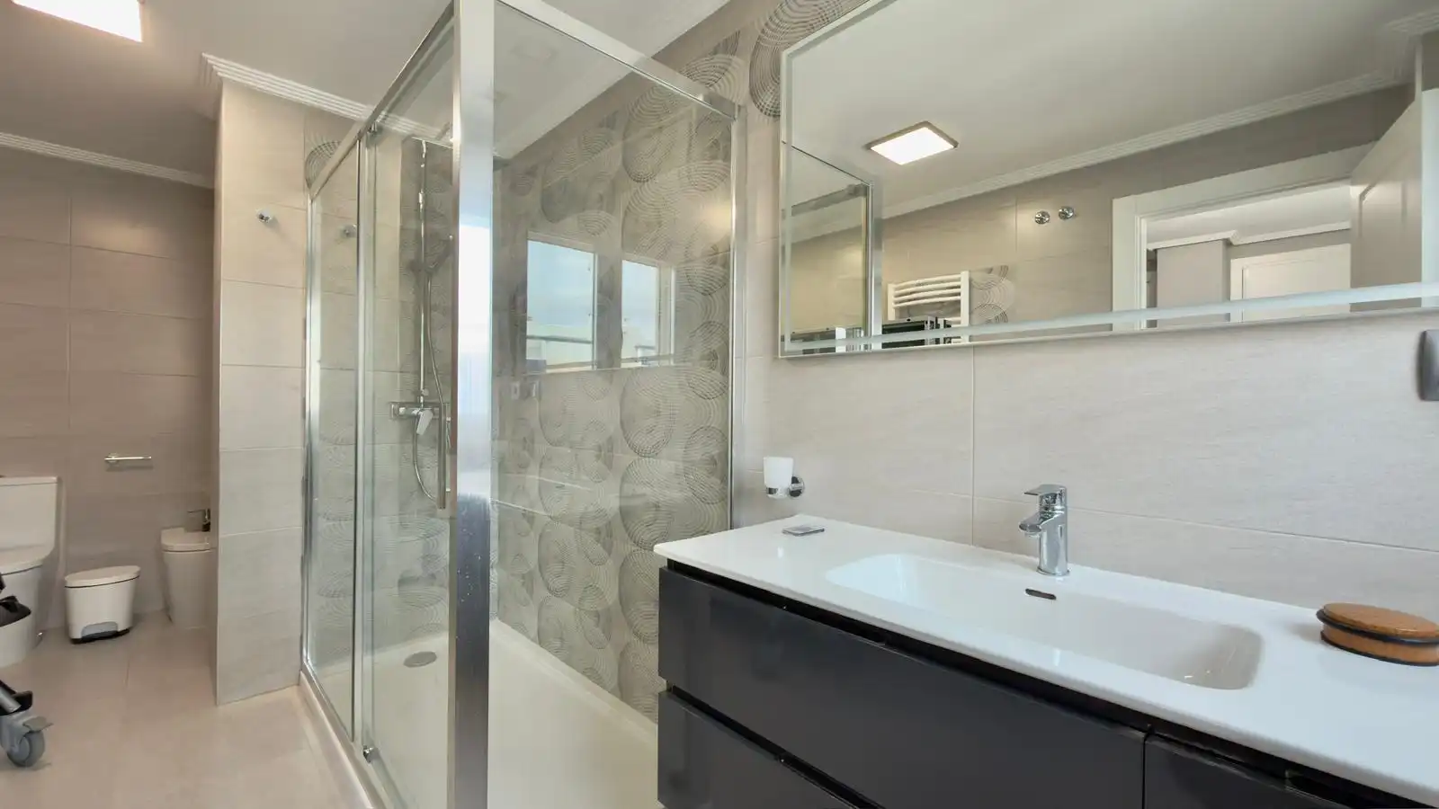 Badezimmer von Dachboden zum Verkauf in Villajoyosa / La Vila Joiosa mit Klimaanlage, Privatgarten und Terrasse
