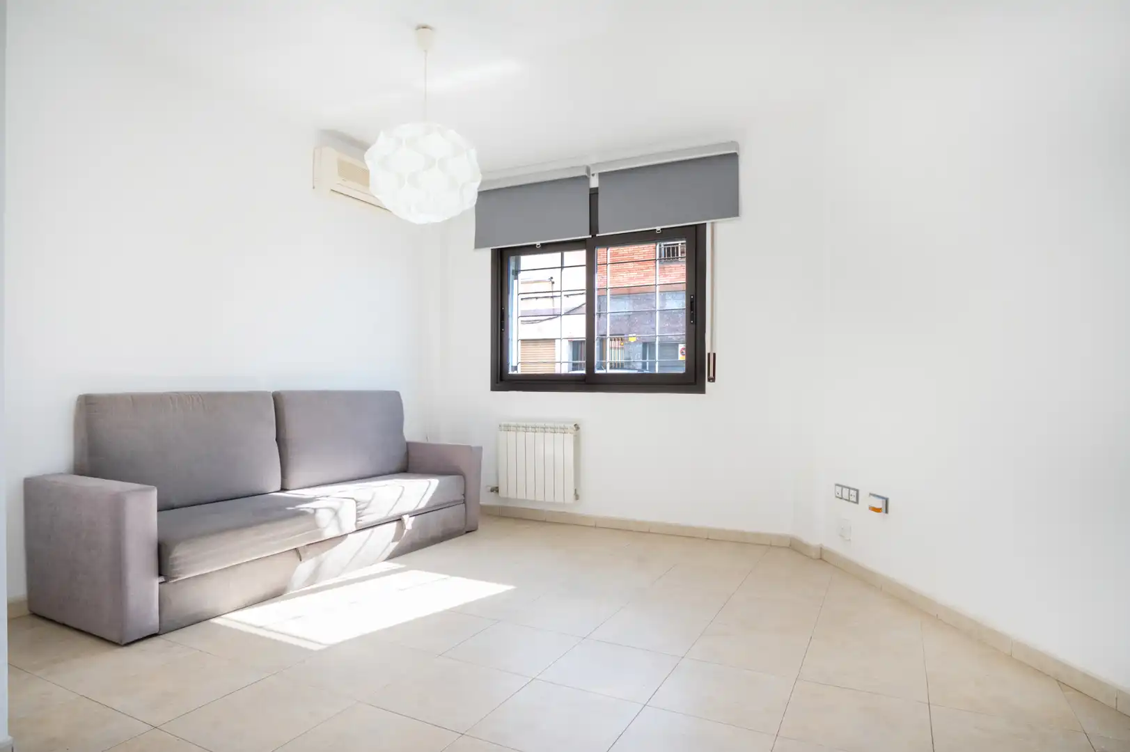 Schlafzimmer von Wohnung zum Verkauf in Terrassa mit Klimaanlage, Heizung und Abstellraum