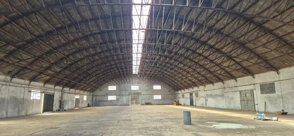 Vista exterior de Nave industrial en venta en La Gineta