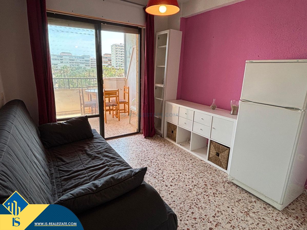Dormitori de Apartament en venda en Torrevieja amb Calefacció, Terrassa i Moblat