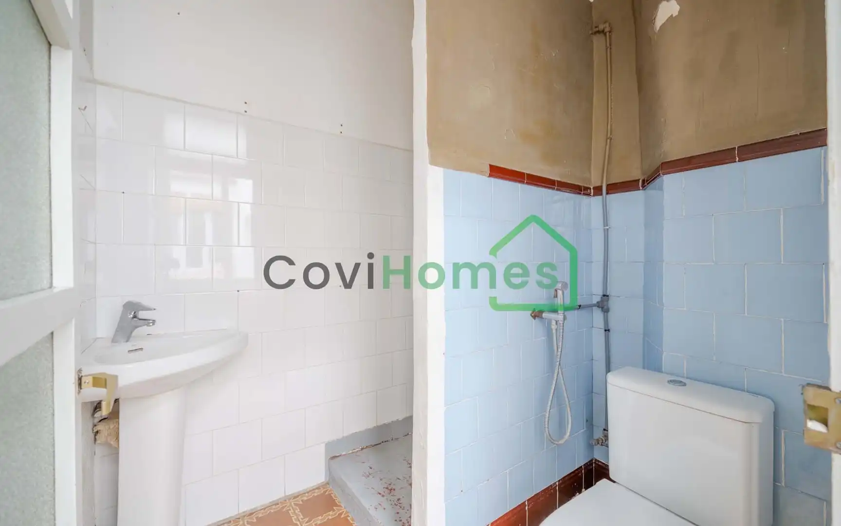 Baño de Ático en venta en Girona con Trastero y Balcón