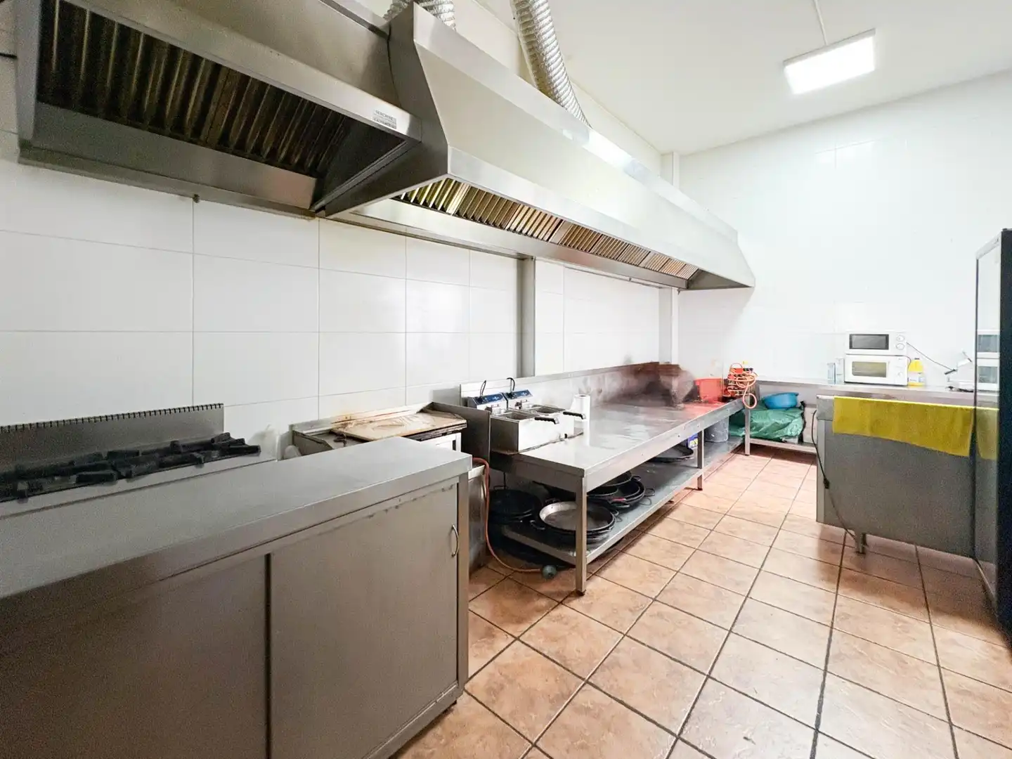 Kitchen of Commercial properties for sale in La Pobla de Vallbona  with Air Conditioner and Furnished