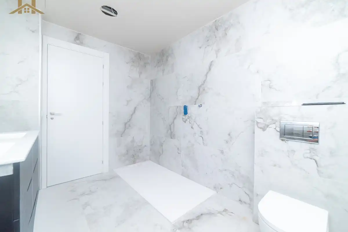 Bathroom of Houses for sale in Miraflores de la Sierra  with Heating, Private garden and Storage room