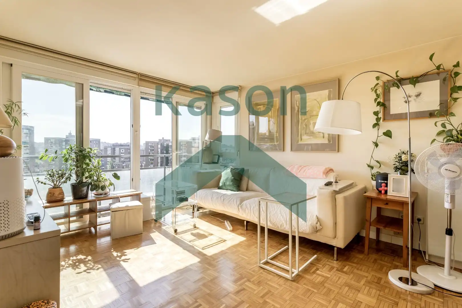 Sala d'estar de Apartament en venda en Madrid amb Aire condicionat, Calefacció i Traster