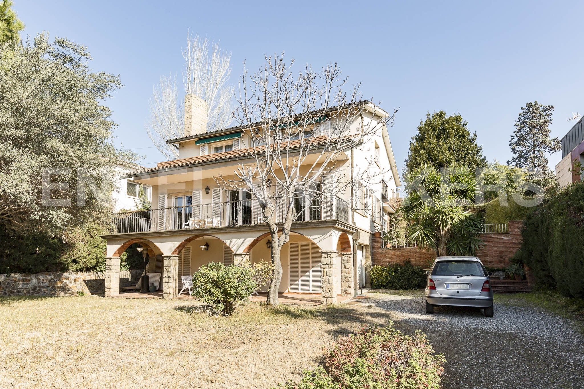 Exterior view of House or chalet for sale in Sant Just Desvern  with Heating, Private garden and Parquet flooring