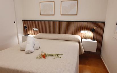 Bedroom of Single-family semi-detached for sale in Torrevieja  with Air Conditioner, Private garden and Parquet flooring