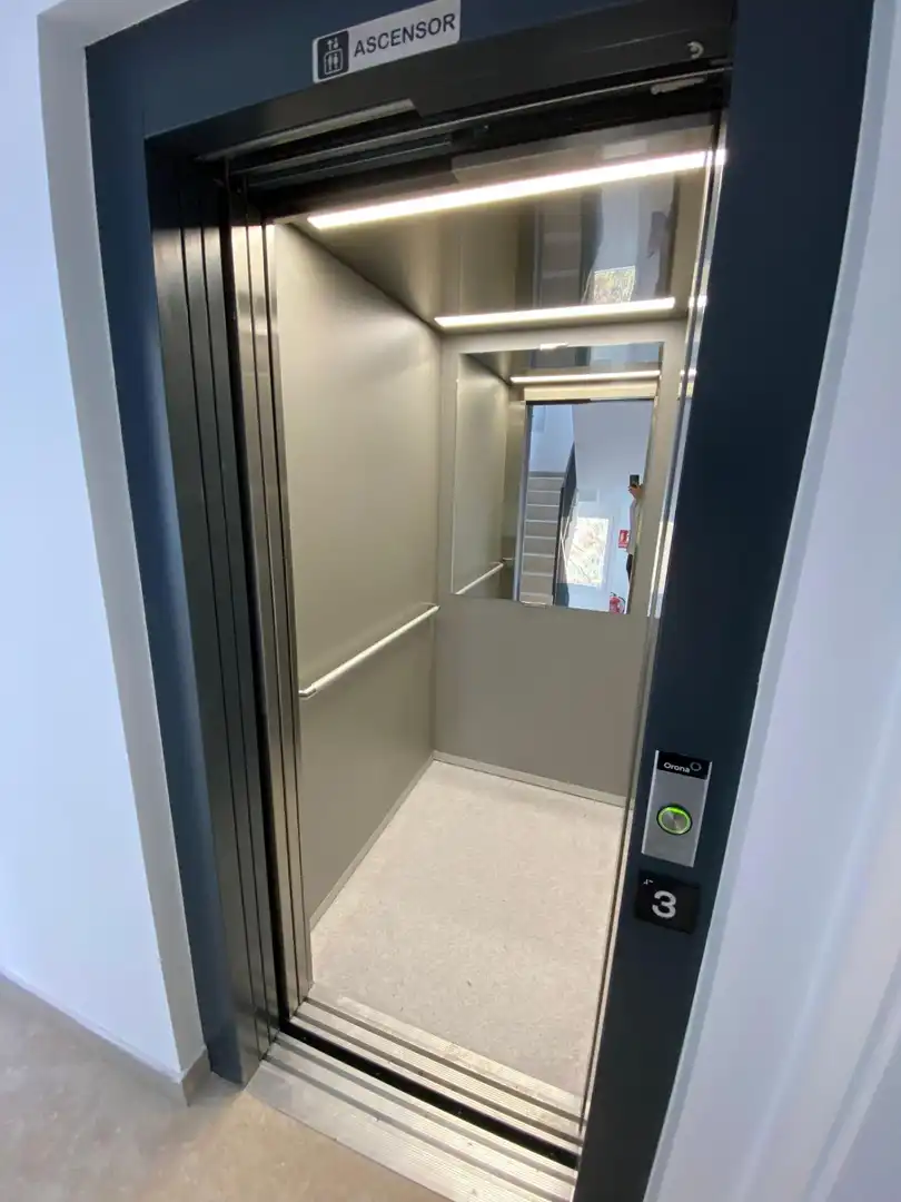 Piso en venta en Madrid con Calefacción y Piscina comunitaria